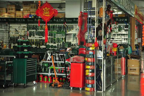 有誰知道大連華北路五金機(jī)電批發(fā)市場(chǎng)怎么走?那里經(jīng)營(yíng)規(guī)模大嗎?